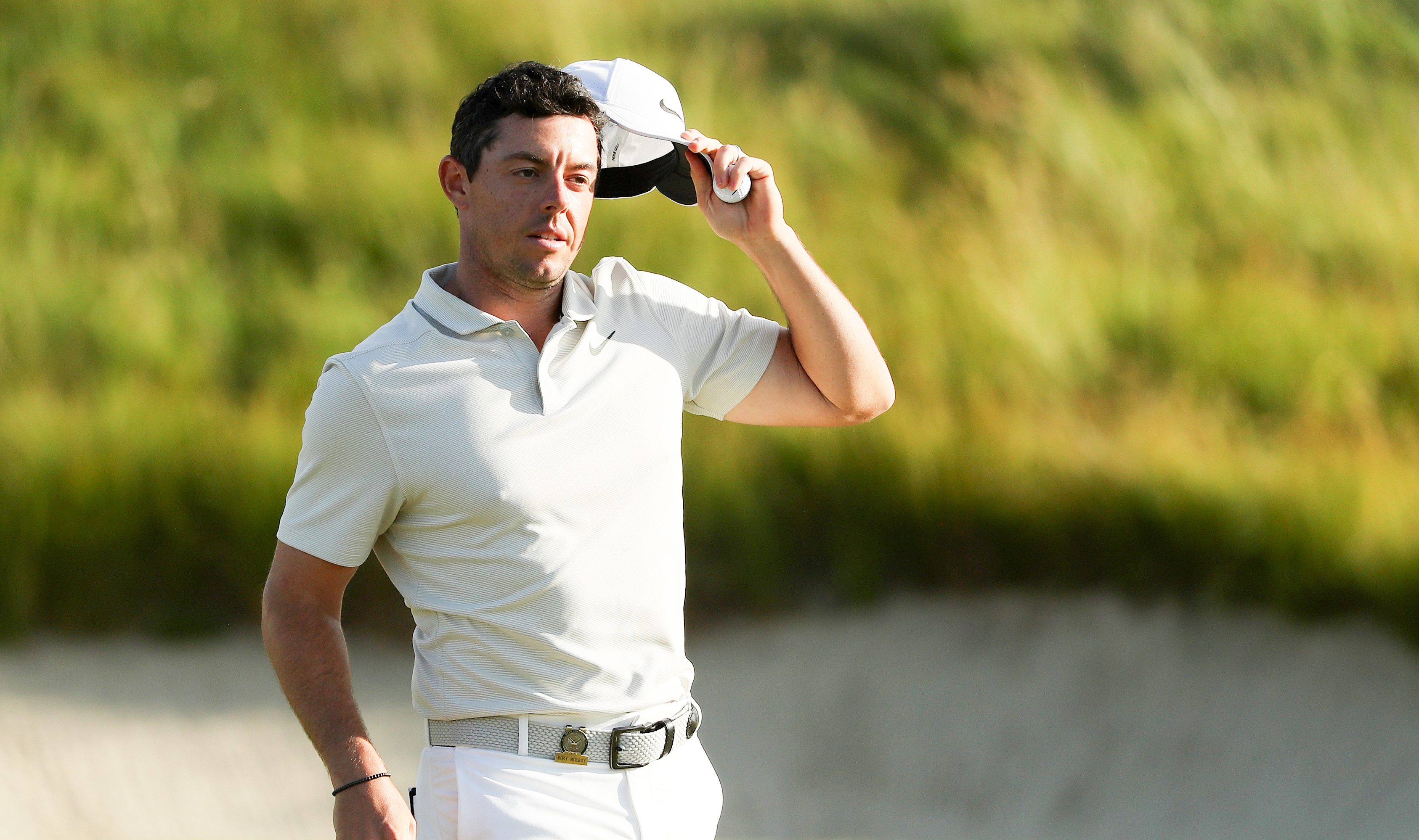 SOUTHAMPTON, NY - JUNE 15: Rory McIlroy of Northern Ireland reacts on the 18th green during the second round of the 2018 U.S. Open at Shinnecock Hills Golf Club on June 15, 2018 in Southampton, New York. (Photo by Streeter Lecka/Getty Images)