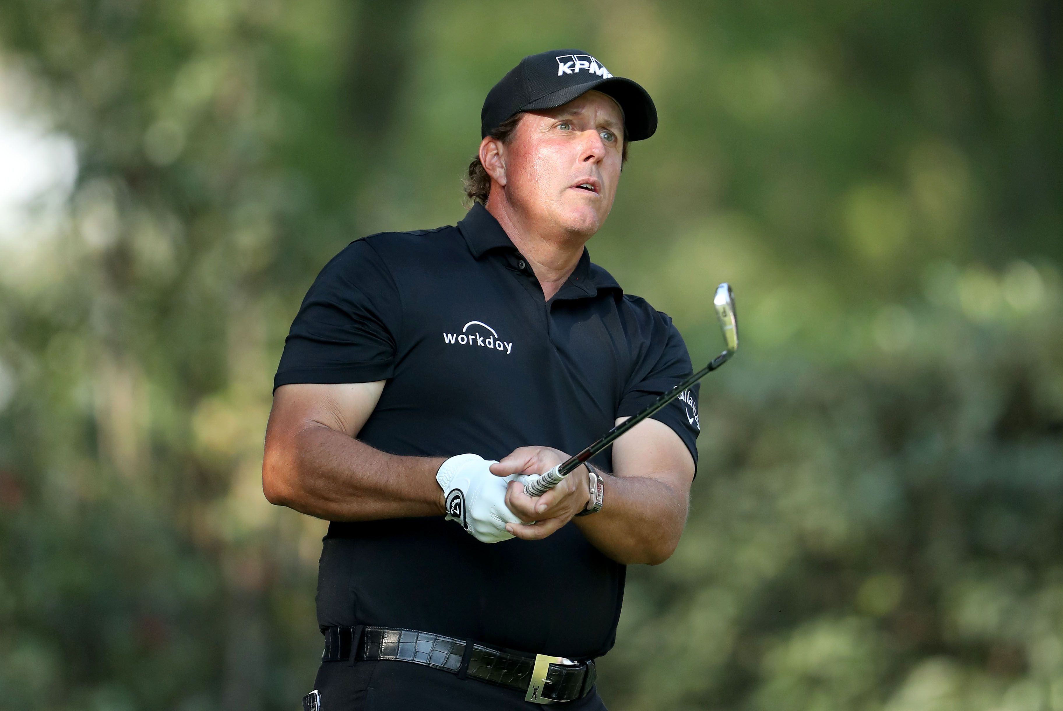 MEXICO CITY, MEXICO - MARCH 04: Phil Mickelson of the United States plays his tee shot on the par 3, 17th hole during the final round of the World Golf Championships-Mexico Championship at the Club de Golf Chapultepec on March 4, 2018 in Mexico City, Mexico. (Photo by David Cannon/Getty Images)