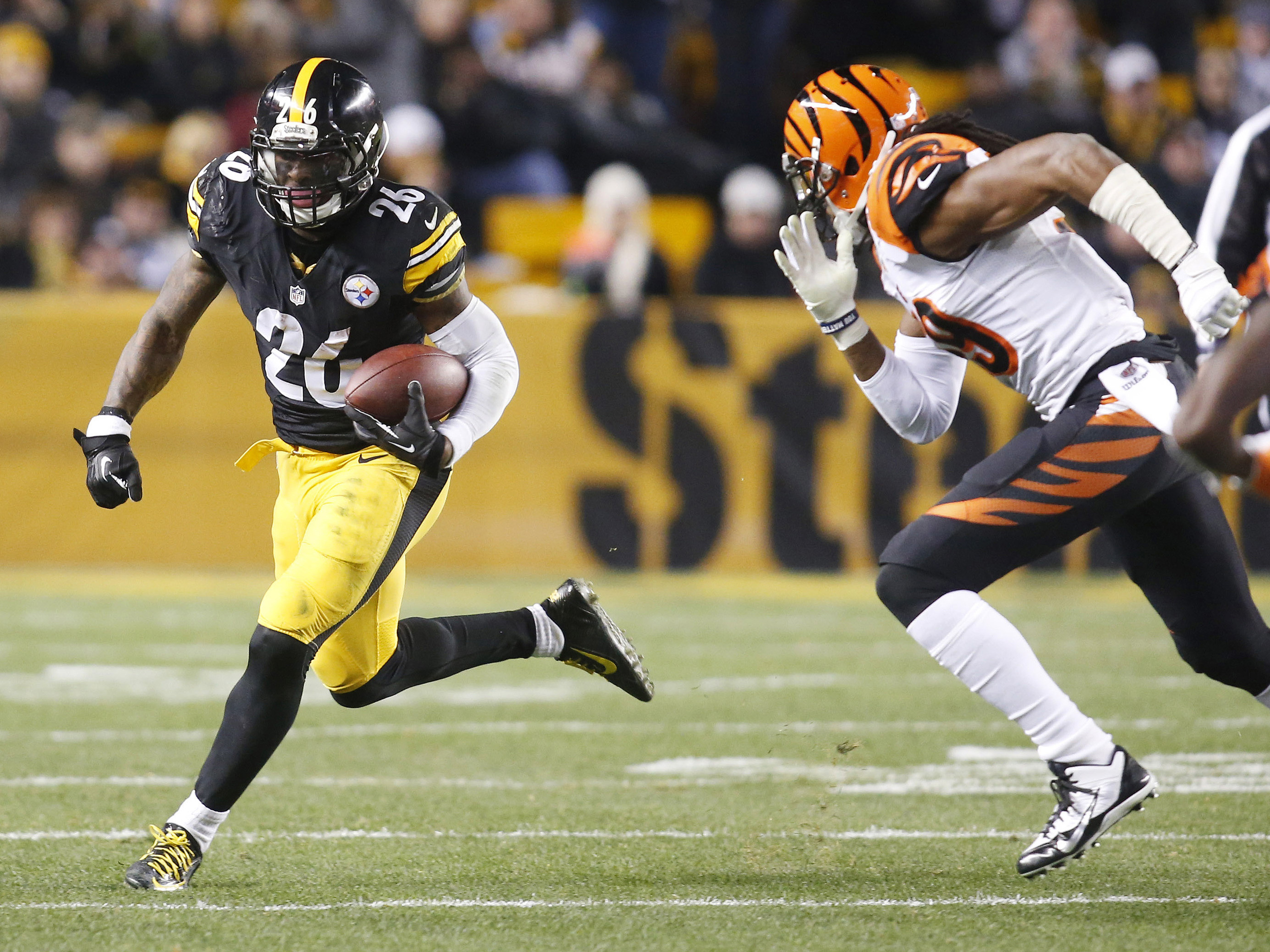 Pittsburgh's Le'Veon Bell is one of numerous backs providing huge production on his rookie contract. (Charles LeClaire-USA TODAY Sports)