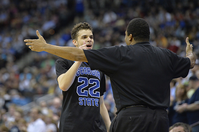 Georgia State Panthers guard R.J. Hunter (22) reacts with his father Panthers head coach Ron Hunter as he leaves the game against the Xavier Musketeers in the second half of a game in the third round of the 2015 NCAA Tournament at Jacksonville Veterans Memorial Arena. Xavier defeated Georgia State, 75-67. (USA TODAY Sports)